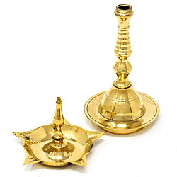 Brass Kerala Lamp/Deepam for Regular Pooja/Hawan Small Size